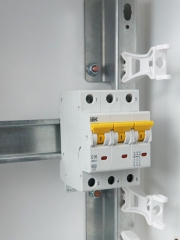 Выключатель автоматический модульный 3п C 16А 6кА ВА47-60M IEK MVA31-3-016-C MVA31-3-016-C