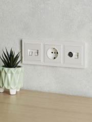 Рамка 3-м BRITE РУ-3-БрЖ жемчуж. IEK BR-M32-K36 BR-M32-K36