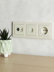 Рамка 3-м BRITE РУ-3-БрКр беж. IEK BR-M32-K10 BR-M32-K10