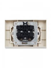 Розетка 2-м СП BRITE РСш12-3-БрКр 16А в сборе с заземл. защ. шторки беж. IEK BR-R24-16-K10-F BR-R24-16-K10-F