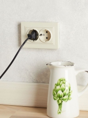 Розетка 2-м СП BRITE РСш12-3-БрКр 16А в сборе с заземл. защ. шторки беж. IEK BR-R24-16-K10-F BR-R24-16-K10-F