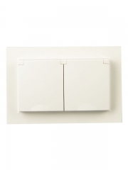 Розетка 2-м СП BRITE РСбш12-3-44-БрКр 16А в сборе IP44 с крышкой беж. IEK BR-R26-16-44-K10-F BR-R26-16-44-K10-F