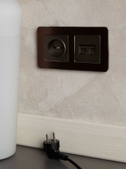 Розетка 1-м СП BRITE РС10-1-0-БрТБ 10А без заземл. без защ. шторок бронза IEK BR-R10-10-K45 BR-R10-10-K45