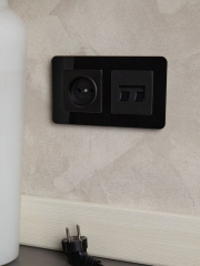 Розетка BRITE РС10-1-0-БрЧ 10А без заземл. без защ. шторок черн. IEK BR-R10-10-K02 BR-R10-10-K02