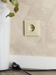 Розетка BRITE РС14-1-0-БрКр 16А с заземл. защ. шторки беж. IEK BR-R14-16-K10 BR-R14-16-K10