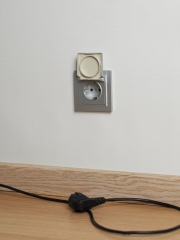 Розетка BRITE РСбш10-3-44-БрА 16А IP44 с заземл. защ. шторки с крышкой алюм. IEK BR-R16-16-44-K47 BR-R16-16-44-K47