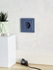 Розетка 1-м СП BRITE РС11-1-0-БрМ 16А с заземл. без защ. шторки маренго IEK BR-R11-16-K35 BR-R11-16-K35