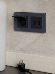 Розетка BRITE РСбш10-3-БрГ 16А IP20 с заземл. защ. шторки с крышкой графит IEK BR-R16-16-K53 BR-R16-16-K53