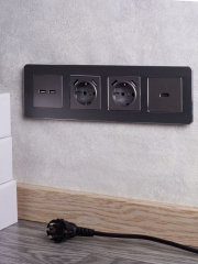 Розетка BRITE РЮш10-1-БрС 16А с USB A+A 2.1А с заземл. защ. шторки сталь IEK BR-R14-16-U21-D21-K46 BR-R14-16-U21-D21-K46