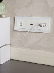 Рамка 3-м BRITE РУ-3-2-БрБ стекло бел. IEK BR-M32-G-K01 BR-M32-G-K01