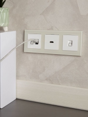 Рамка 3-м BRITE РУ-3-2-БрВа стекло ванильн. IEK BR-M32-G-K10 BR-M32-G-K10