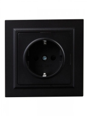 Розетка СП BRITE РСР14-1-0-БрЧ 16А в сборе с заземл. защ. шторки черн. IEK BR-R14-16-K02-F BR-R14-16-K02-F