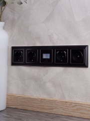 Рамка 5-м BRITE РУ-5-Бр хром/черн. IEK BR-M52-12-2-K23 BR-M52-12-2-K23