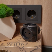 Разветвитель 3-м 6А IP20 220В биметал. черн. Rexant 11-1064-1 11-1064-1