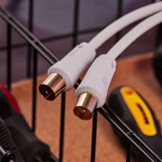 Шнур TV Plug - TV Jack 1.5м бел. Rexant 18-0002 18-0002