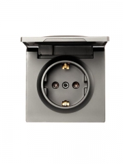 Розетка 1-м ОП LETO с заземл. с крышкой LETO ПБТ платина LEZARD 752-3500-123B 752-3500-123B