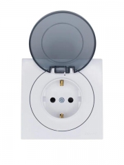 Розетка 1-м СП OSEN с заземл. с крышкой ПБТ бел. LEZARD 743-0288-123B 743-0288-123B