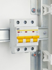 Выключатель автоматический модульный 3п C 25А 4.5кА ВА47-29 ИЭК MVA20-3-025-C MVA20-3-025-C