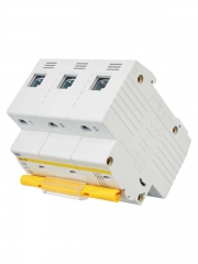 Выключатель автоматический модульный 3п C 32А 10кА ВА47-100 ИЭК MVA40-3-032-C MVA40-3-032-C