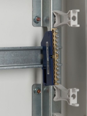 Шина нулевая на DIN-изол. ШНИ-6х9-12-Д-С ИЭК YNN10-69-12D-K07 YNN10-69-12D-K07