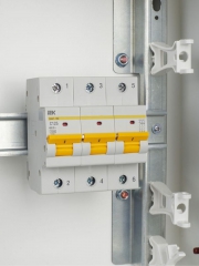 Выключатель автоматический модульный 3п C 125А 15кА ВА47-150 IEK MVA50-3-125-C MVA50-3-125-C