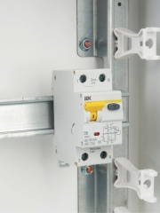 Выключатель авт. дифф. тока 2п (1P+N) C 6А 30мА тип A 6кА АВДТ-32 2мод. IEK MAD22-5-006-C-30 MAD22-5-006-C-30