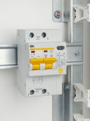 Выключатель авт. дифф. тока 2п C 16А 30мА тип AC 4.5кА АД-12 3.5мод. IEK MAD10-2-016-C-030 MAD10-2-016-C-030