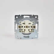 Механизм розетки 1-м СП Karina 16А IP20 без заземл. термопласт бел. LEZARD 707-0288-121B 707-0288-121B