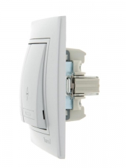 Переключатель проходной 2-кл. СП Mira 10А IP20 со вставкой сер. метал. LEZARD 701-1010-106 701-1010-106