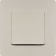 Механизм переключателя 1-кл. СП Etika 10А IP20 250В 10AX безвинт. зажимы сл. кость Leg 672305 672305