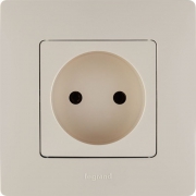 Розетка 1-м СП Etika 16А IP20 250В 2P без заземл. немецк. стандарт винт. клеммы механизм сл. кость Leg 672320 672320