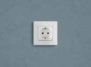 Розетка 1-м СП Etika 16А IP31 250В 2P+E с заземл. защ. шторки немецк. стандарт винт. клеммы механизм бел. Leg 672222 672222