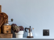 Розетка 1-м СП Etika 16А IP31 250В 2P+E с заземл. защ. шторки немецк. стандарт винт. клеммы механизм антрацит Leg 672622 672622