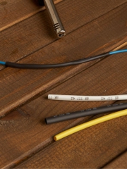 Набор трубок термоусадочных тонкостен. ТТУ 4/2 (4хЧ; 2хБ; К; С; Ж; З) 10х10см разноцвет. IEK UDRS-D2-D4-10-10 UDRS-D2-D4-10-10