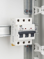 Выключатель автоматический 3п C 20А M06N ARMAT IEK AR-M06N-3-C020 AR-M06N-3-C020