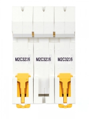 Выключатель автоматический 3п C 32А M06N ARMAT IEK AR-M06N-3-C032 AR-M06N-3-C032