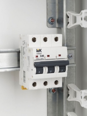 Выключатель автоматический 3п C 40А M06N ARMAT IEK AR-M06N-3-C040 AR-M06N-3-C040