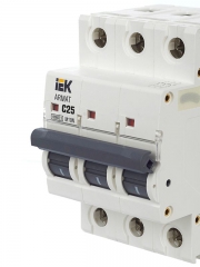 Выключатель автоматический 3п C 25А M10N ARMAT IEK AR-M10N-3-C025 AR-M10N-3-C025