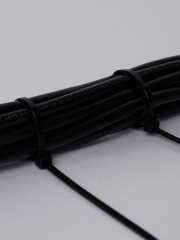 Хомут кабельный 3.6х200 нейл. черн. (уп.100шт) ИЭК UHH32-D036-200-100 UHH32-D036-200-100