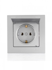 Розетка 1-м СП Vesna с заземл. с крышкой ПБТ механизм платина LEZARD 742-3588-123B 742-3588-123B