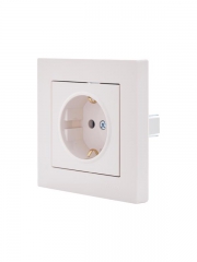 Розетка 1-м СП Vesna с заземл. защ. шторки ПБТ механизм крем. LEZARD 742-0388-124B 742-0388-124B