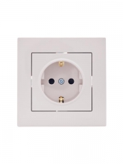 Розетка 1-м СП Vesna с заземл. защ. шторки ПБТ механизм крем. LEZARD 742-0388-124B 742-0388-124B