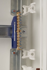 Шина нулевая на DIN-изол. ШНИ 8х12-12-Д-С IEK YNN10-812-12D-K07 YNN10-812-12D-K07