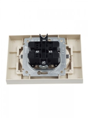 Розетка 2-м СП BRITE РСш12-3-БрКр 16А в сборе с заземл. защ. шторки беж. IEK BR-R24-16-K10-F BR-R24-16-K10-F