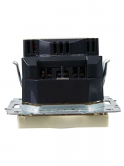 Розетка BRITE РЮш10-2-БрКр 16А с USB A+A 3.1А с заземл. защ. шторки беж. IEK BR-R14-16-U21-D31-K10 BR-R14-16-U21-D31-K10