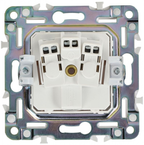 Розетка SKANDY 16А с заземл. без защ. шторок SK-R05W арктич. бел. IEK SK-R11-16-K01 SK-R11-16-K01