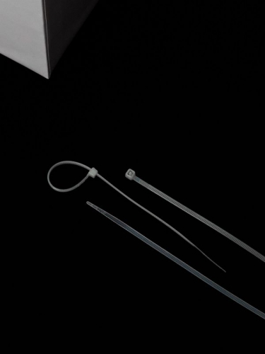 Хомут кабельный 2.5х150 нейл. бел. (уп.100шт) ИЭК UHH31-D025-150-100 UHH31-D025-150-100