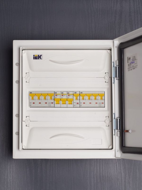 Выключатель автоматический модульный 1п C 3А 4.5кА ВА47-29 ИЭК MVA20-1-003-C MVA20-1-003-C