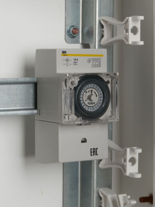 Таймер аналоговый ТЭМ-181 16А 230В на DIN-рейку ИЭК MTA20-16 MTA20-16