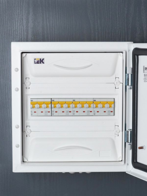 Выключатель автоматический модульный 3п C 63А 6кА ВА47-60M IEK MVA31-3-063-C MVA31-3-063-C